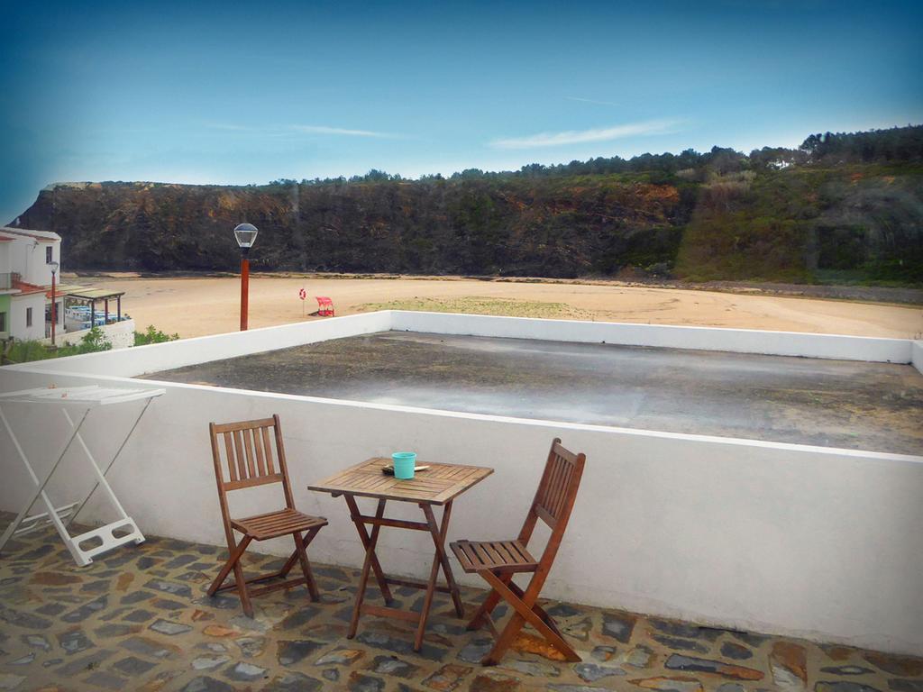 Pedra Dos Corvos Beach House Odeceixe Exterior photo